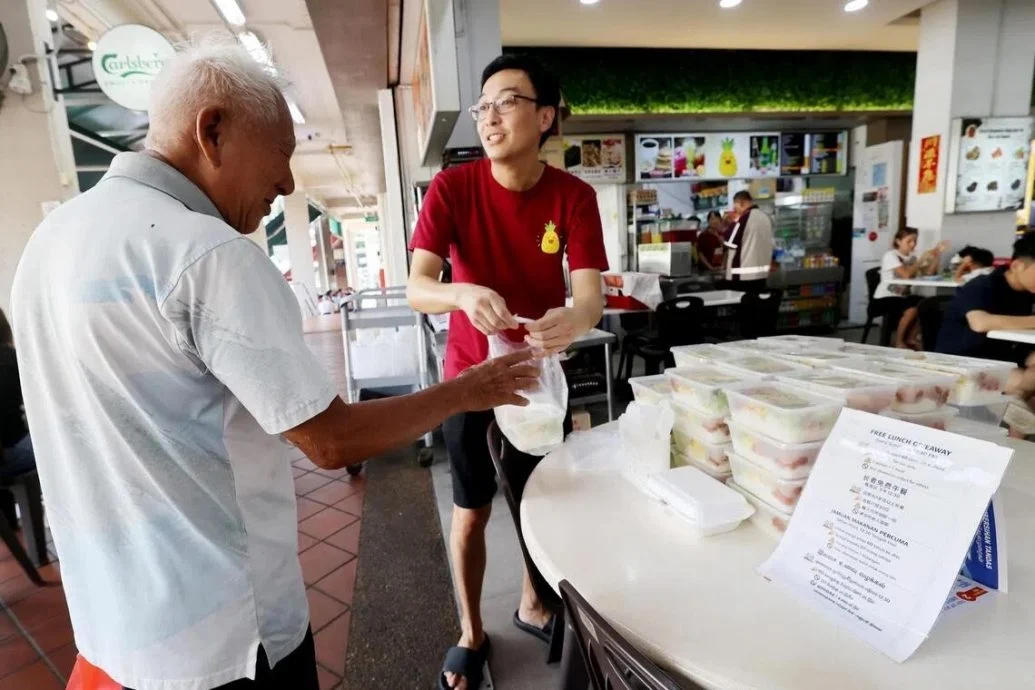 暖势力:咖啡店业者买单 星期天爱心餐回馈长者