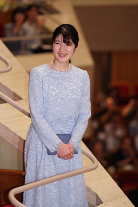 公开指爱子公主不可能继位 前外长认言论不当
