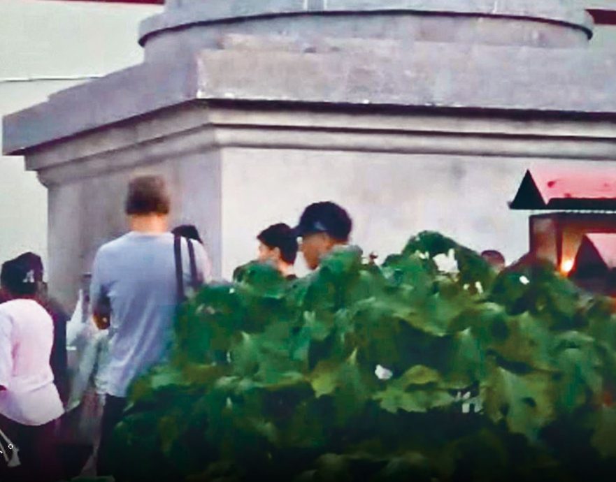 印度修行失控叫喊与妻争执 李泳汉精神状况堪忧