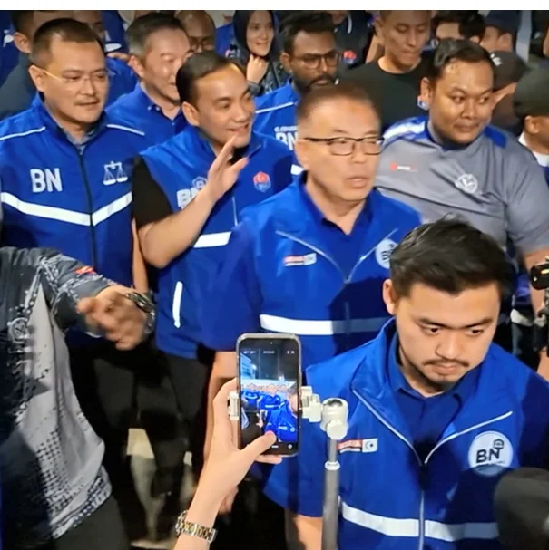 **即时国内**全国:柔佛州选〡翁哈菲兹送班顿给嘲讽者 “这孩子为柔佛而奋斗”