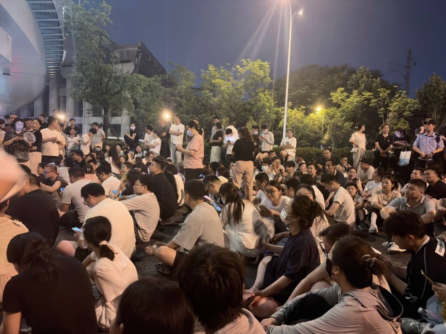 合肥民众抗议建垃圾场爆冲突 成功迫使官方撤销