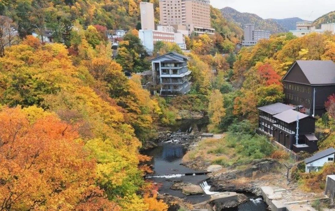 国际即时)应对外国游客涌入 日本多地考虑征住宿税