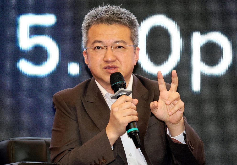 堵截走私减流失开支 刘镇东:燃油补贴不影响3.5%赤字目标