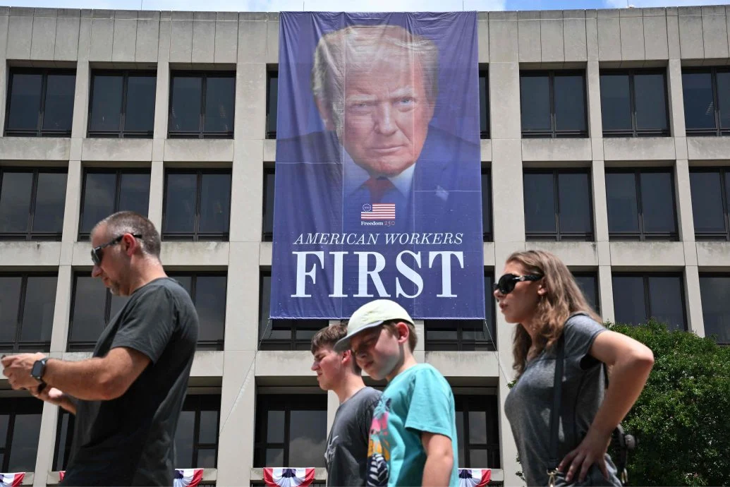 天下事 配图 US-POLITICS-TRUMP-BANNER