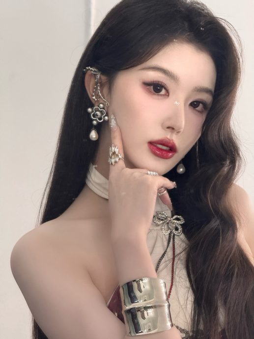 孔雪儿自认撞脸“4000年一遇美女”? 选鞠婧祎生日澄清被酸“绿茶”