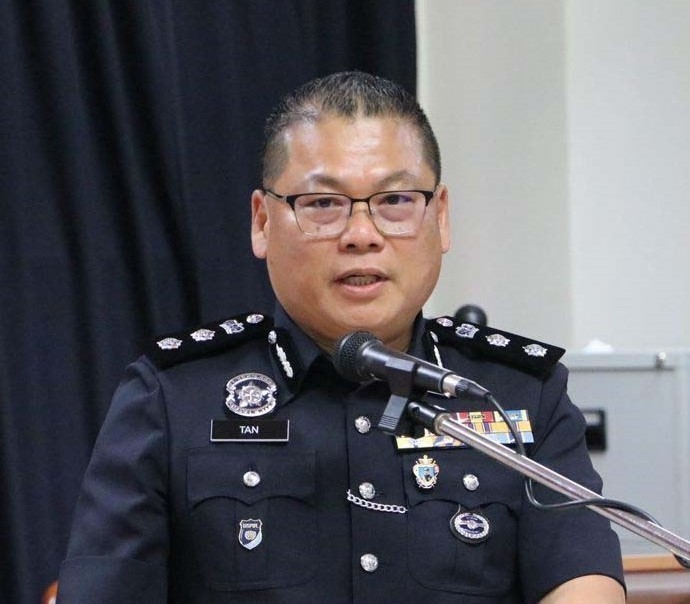 已签发 全国:古来6车连环撞1死4获救案| 警初步调查:货柜罗里超车引发连环撞