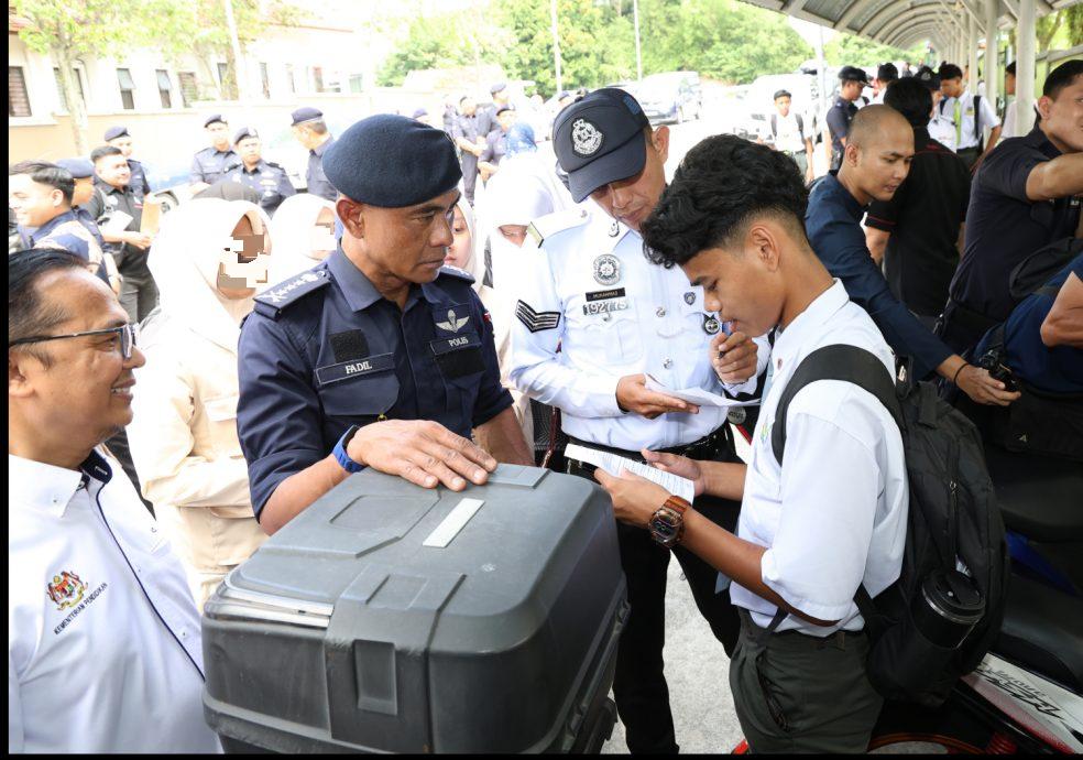已签发//守法意识须从校园开始!市警增派联络警官入校 强化教育机制