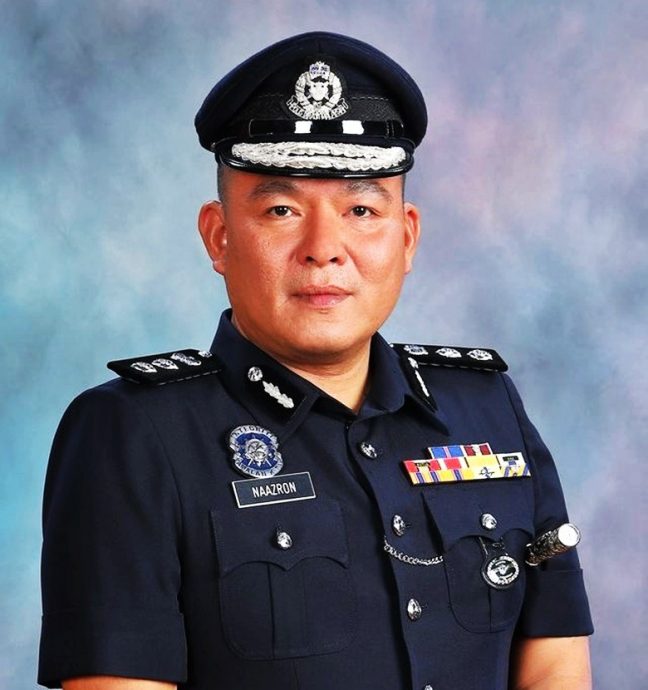 已签发//硬切车道还比不雅手势·警逮捕罗里司机助查
