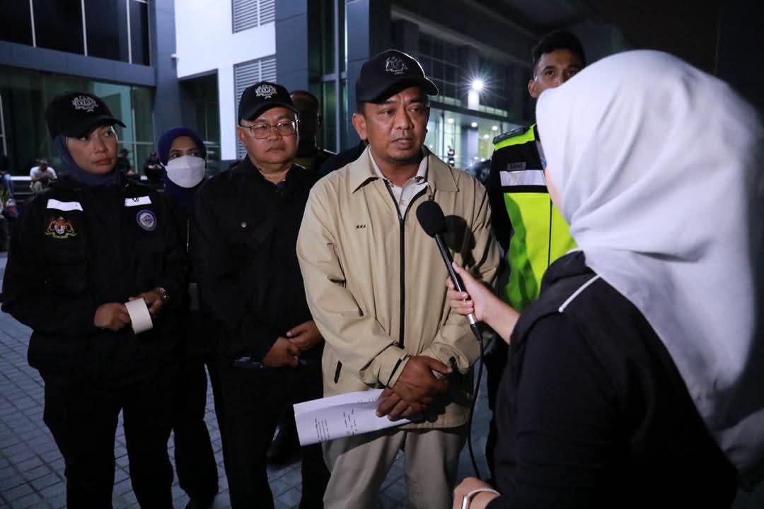 已签发(全国)国民登记局揭有人篡改大马卡照片 伪造身份求职