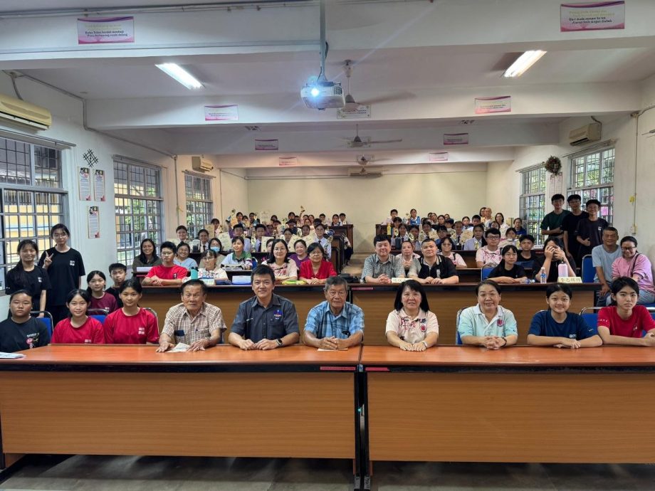 年轻人版:2026年百乐县中学生诗歌朗诵比赛 直凉国民型华文中学一举囊括初中组及高中组前五名