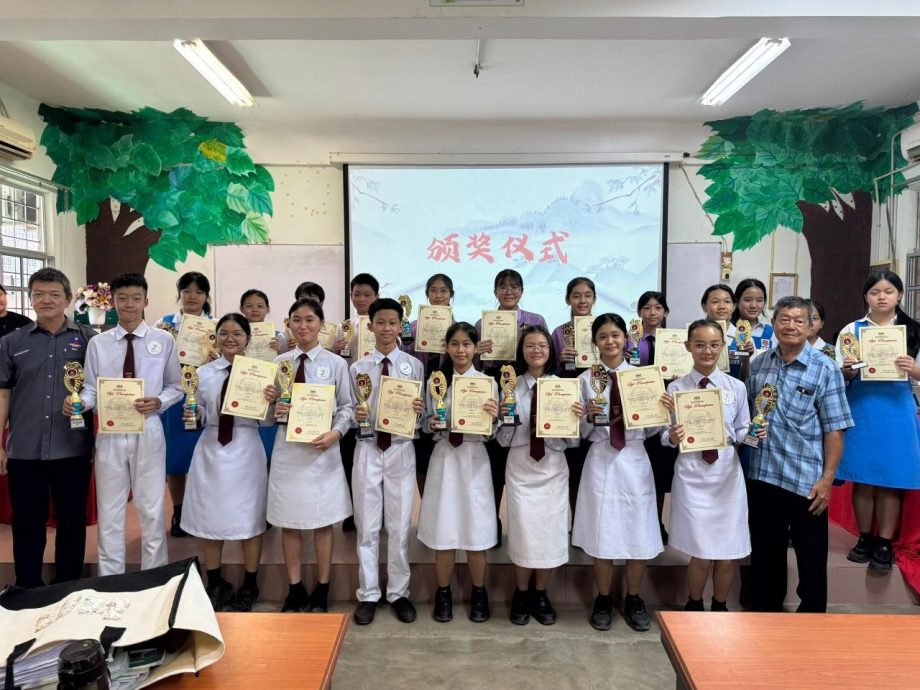 年轻人版:2026年百乐县中学生诗歌朗诵比赛 直凉国民型华文中学一举囊括初中组及高中组前五名