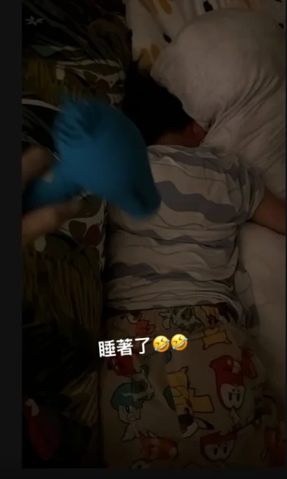 张柏芝用古法帮驱寒 小儿病情好转却受不了这味道