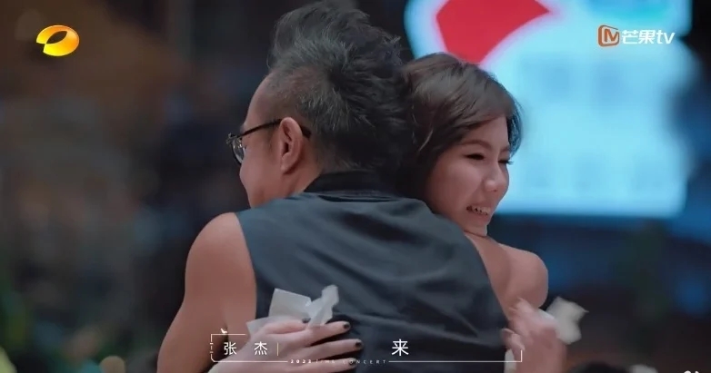 戴佩妮曾邀黄大炜同台合唱 邓紫棋忆台下当场听哭