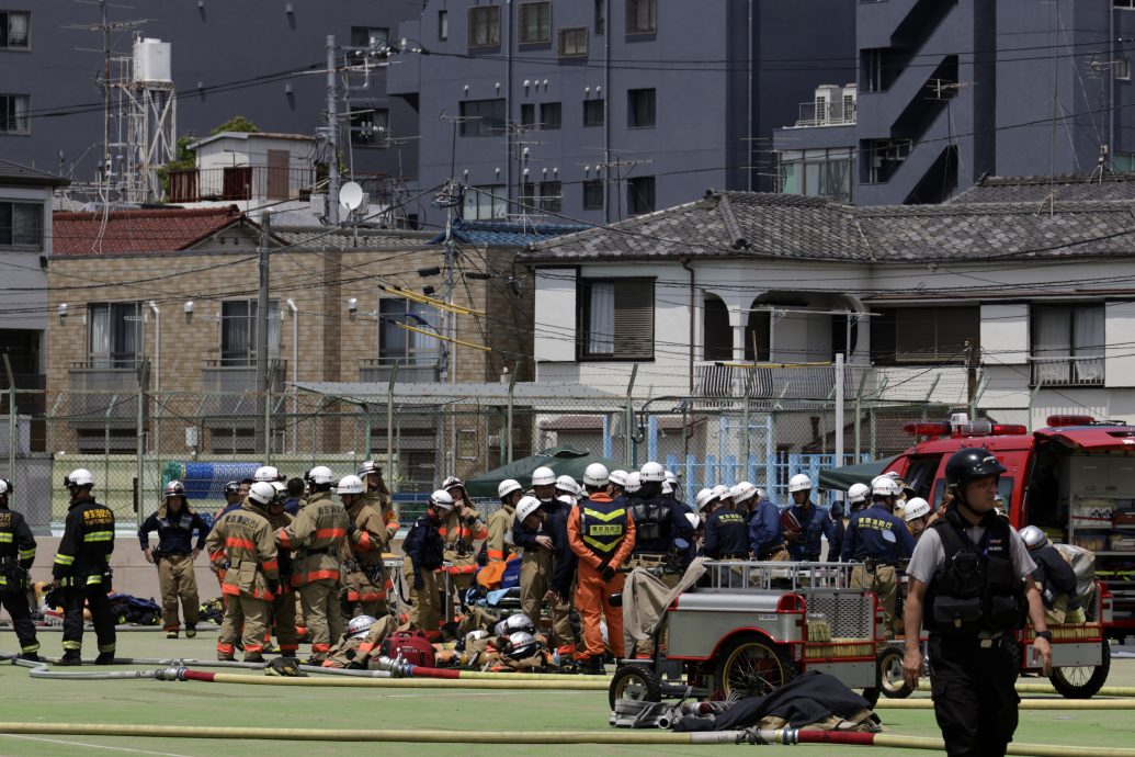日本东京小学发生火灾 10人受伤