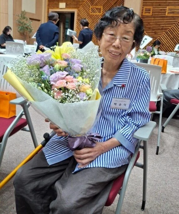 没钱上学成毕生遗憾!90岁拾荒嬷6年捐逾67万 暖心点亮家乡孩童未来