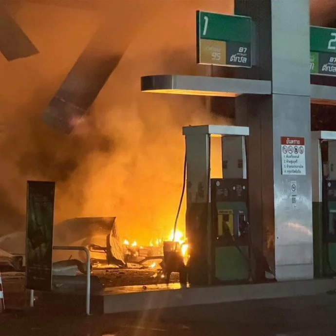 泰南连环爆炸3油站遭袭 1人受伤