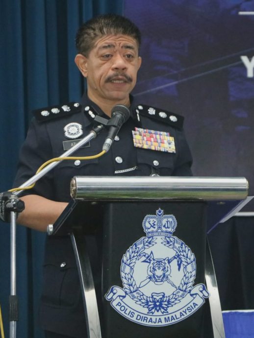 男子高空坠跌倒地不起? 警方辟谣:骑士被撞受伤保住一命