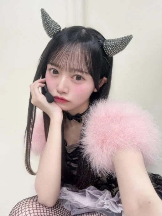 私约粉丝遭AKB48解约 花田蓝衣哭诉被逼剃头道歉