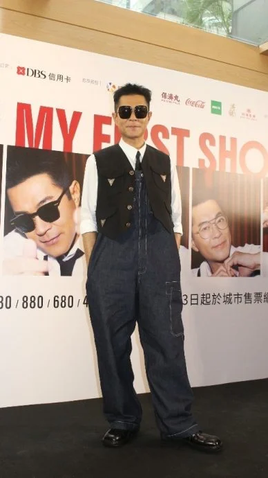 红馆开唱拒效法林峰玩椅子 古天乐预告嘉宾有惊喜