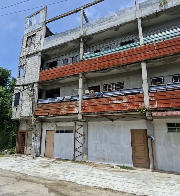 "罗兴亚人非法组屋人去楼空<br