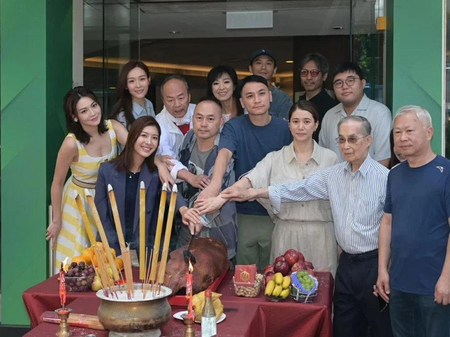 被问“狄龙有认出你吗?”袁咏仪变脸回怼:我又没整容