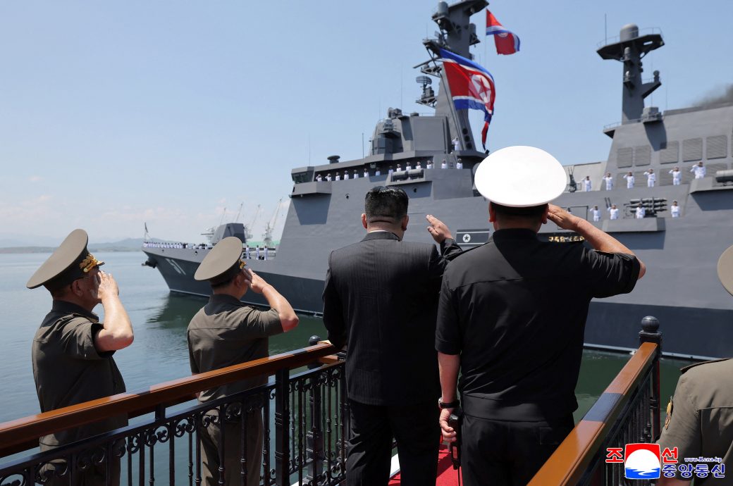 金正恩公布万吨级战舰建造计划 推动海军装备核武器