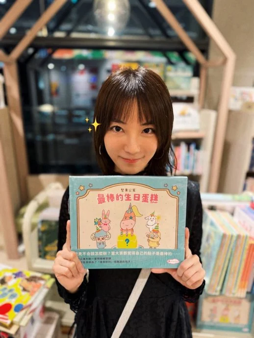 陈柏霖闪兵后暂退居幕后 西班牙录节目女友爱相随