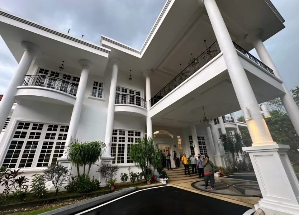 (仅供网)全国版/森大臣召集17希盟议员召开紧急会议 料商讨与随柔同步解散议会
