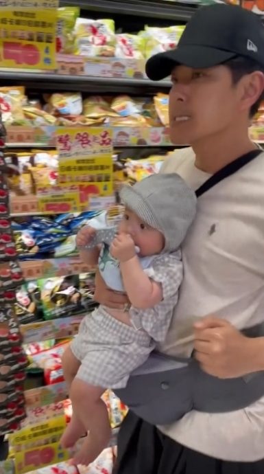 (明8am)父亲节丨罗子溢乐当子女船长 黄翠如晒老公黑图庆祝