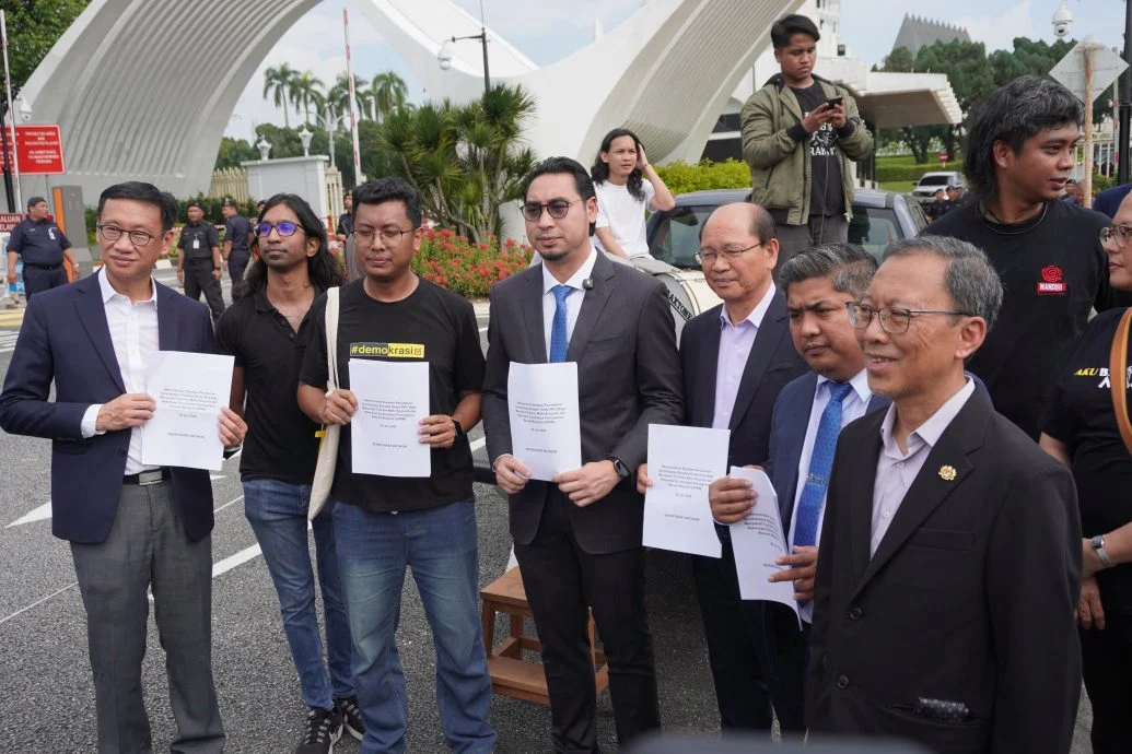RCINOW 游行至国会呈备忘录 促设皇委会彻查企业黑手党