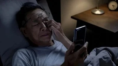 【手机外有蓝天 | 滑入心篇章】牵着您的手，路要我先走