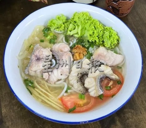 【人气美食】| 好记美食茶餐室 浓香鱼头米粉飘香