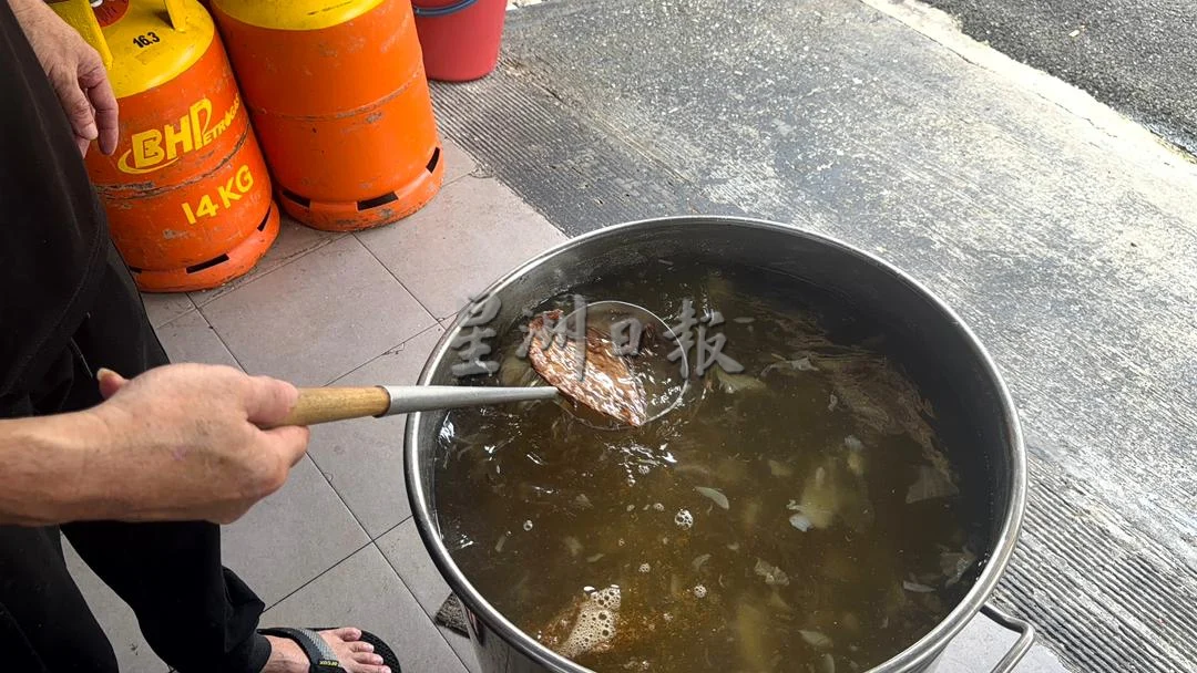 【人气美食】| 好记美食茶餐室 浓香鱼头米粉飘香