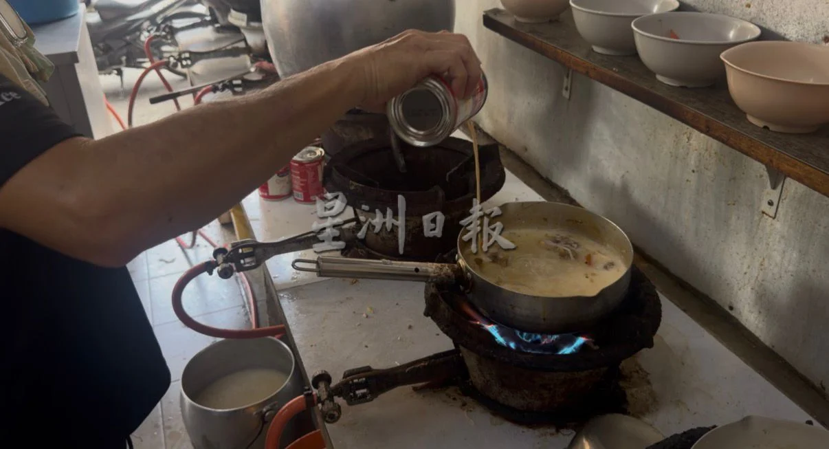 【人气美食】| 好记美食茶餐室 浓香鱼头米粉飘香