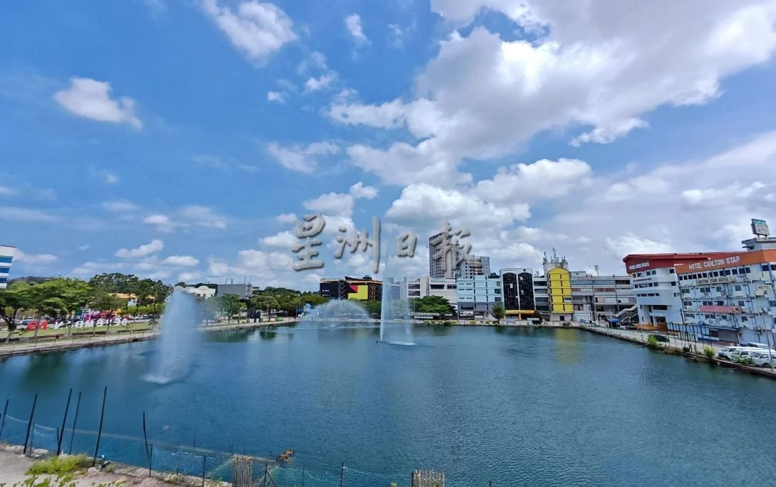 (6月23日刊)星角摄:从沉寂到绚丽 一池湖水见证城市新生