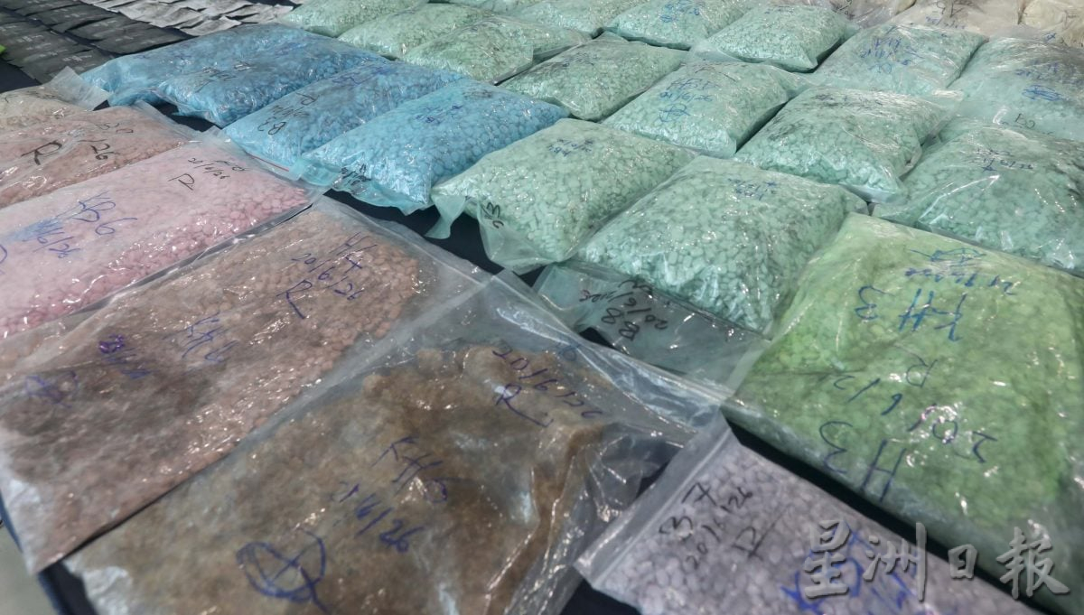 已签发//警破专制摇头丸集团·捕7男女查获逾亿毒品