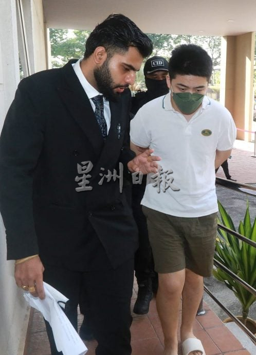 中国女留学生遭谋杀案|涉案男子今控谋杀罪·白衣口罩现身法庭面控