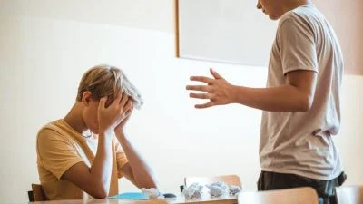 嘲笑同学支持阿根廷被致伤 母亲不偏袒孩子反视为教育