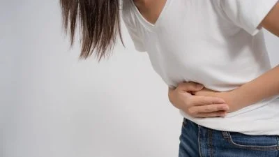 女子吃完烤鱼腹痛 内窥镜照出一团寄生虫