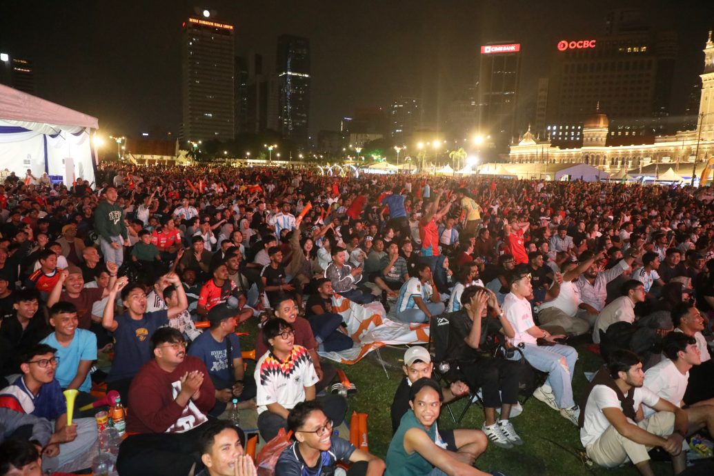 2.5万人独立广场见证西班牙夺冠 法米:创大马纪录未来办更多免费直播