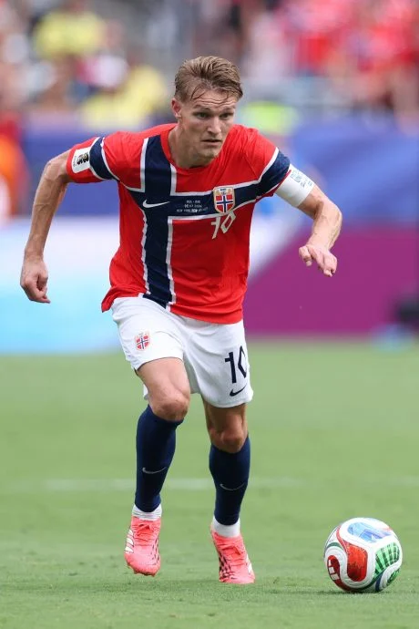 2026年世界杯8强| 顶级神锋巅峰之战 盖世(英)雄 (威)震天下