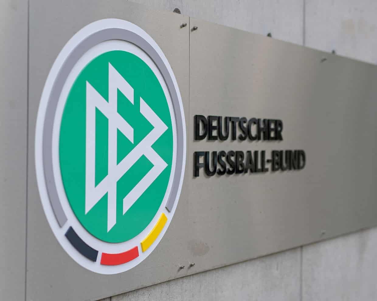 2026年世界杯| 战车世杯出局爆腐败丑闻 150名警员突袭德足总