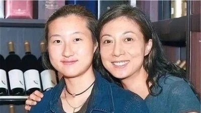 否认被成龙逼做亲子鉴定    吴绮莉呛：跟那个男的有什么关系？