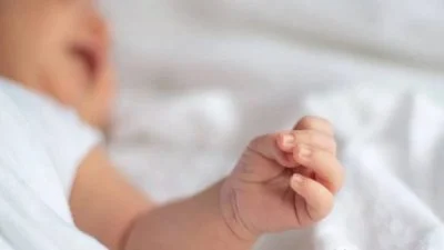 32.5度高温留车上1小时 11月大男婴活活热死