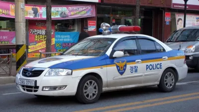 开警车救人却变杀人　韩女警辗毙昏倒妇女
