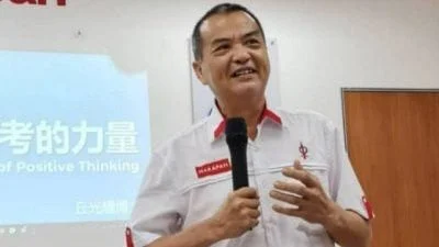 森州州选 | 伍薪荣重申不出卖原则   “马华擅交友 火箭学不来”