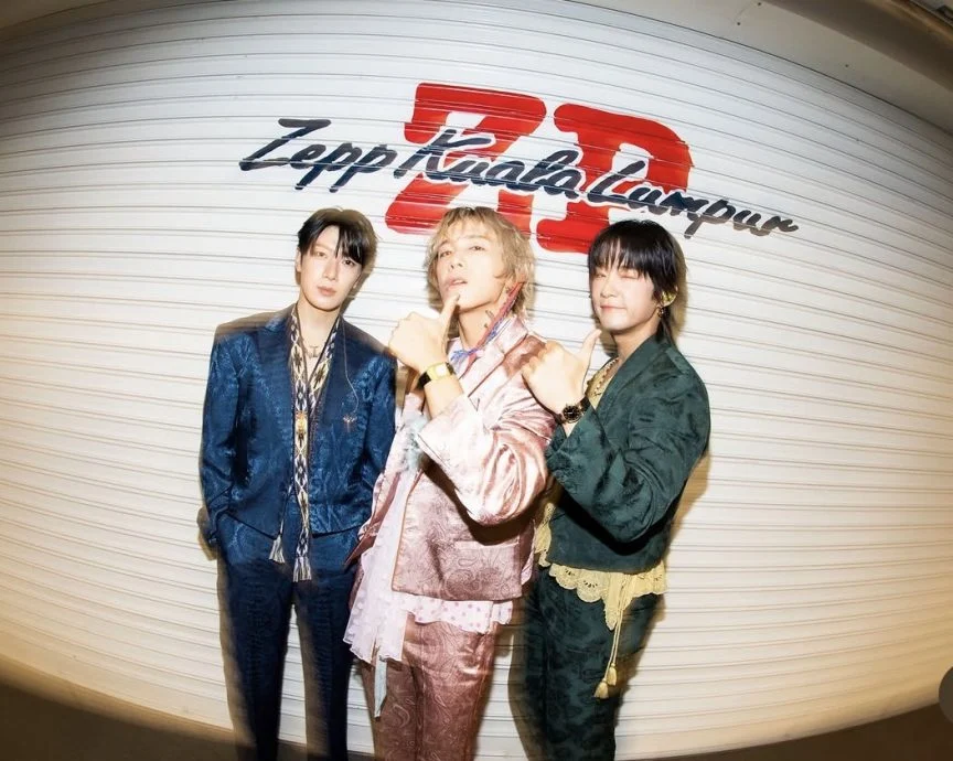 FTISLAND来马抛香蕉宠粉 李洪基突冲下台逗乐全场
