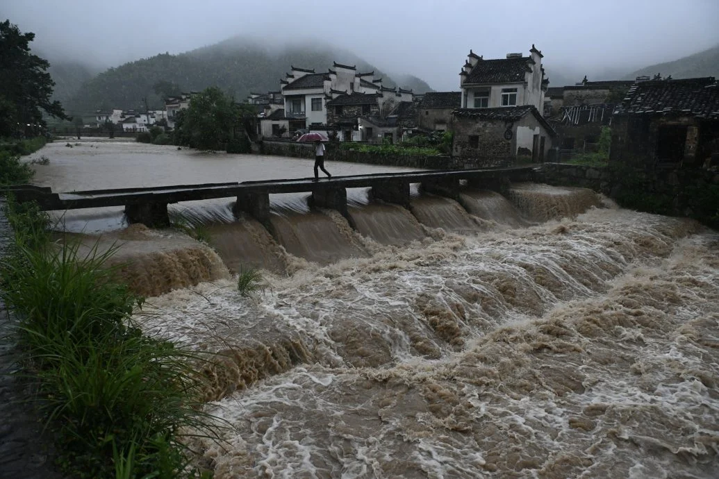 “巴威”持续北上 辽宁河北遭遇严重洪涝