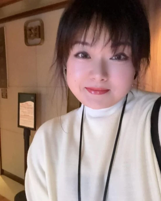 “细细粒”否认姊弟恋 叹肥瘦都没人追