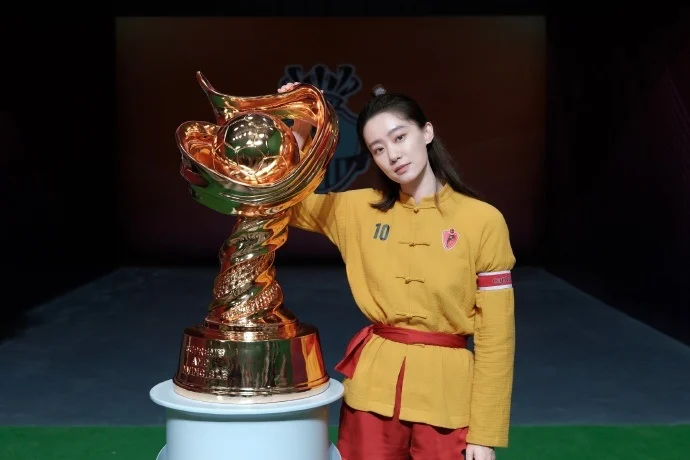“零片酬”主演《功夫女足》 张小斐纯票房分红模式赚翻